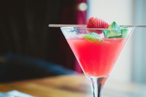 kokoswasser-erdbeer-cocktail